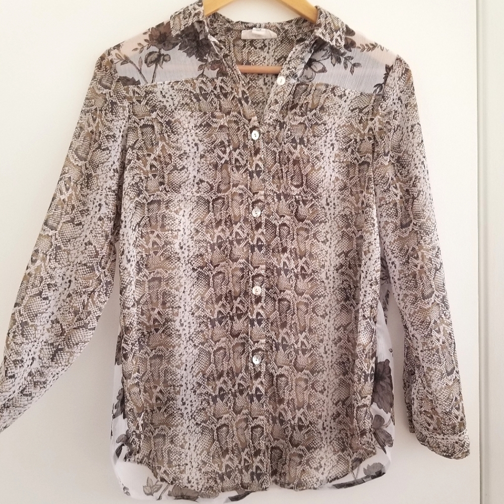 Westport xs light button down shirt